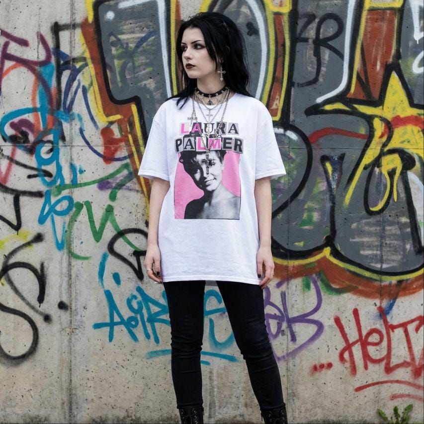 Laura Palmer T-Shirt, Y2K Bootleg bubblegum pink Twin Peaks fan cinephile tee