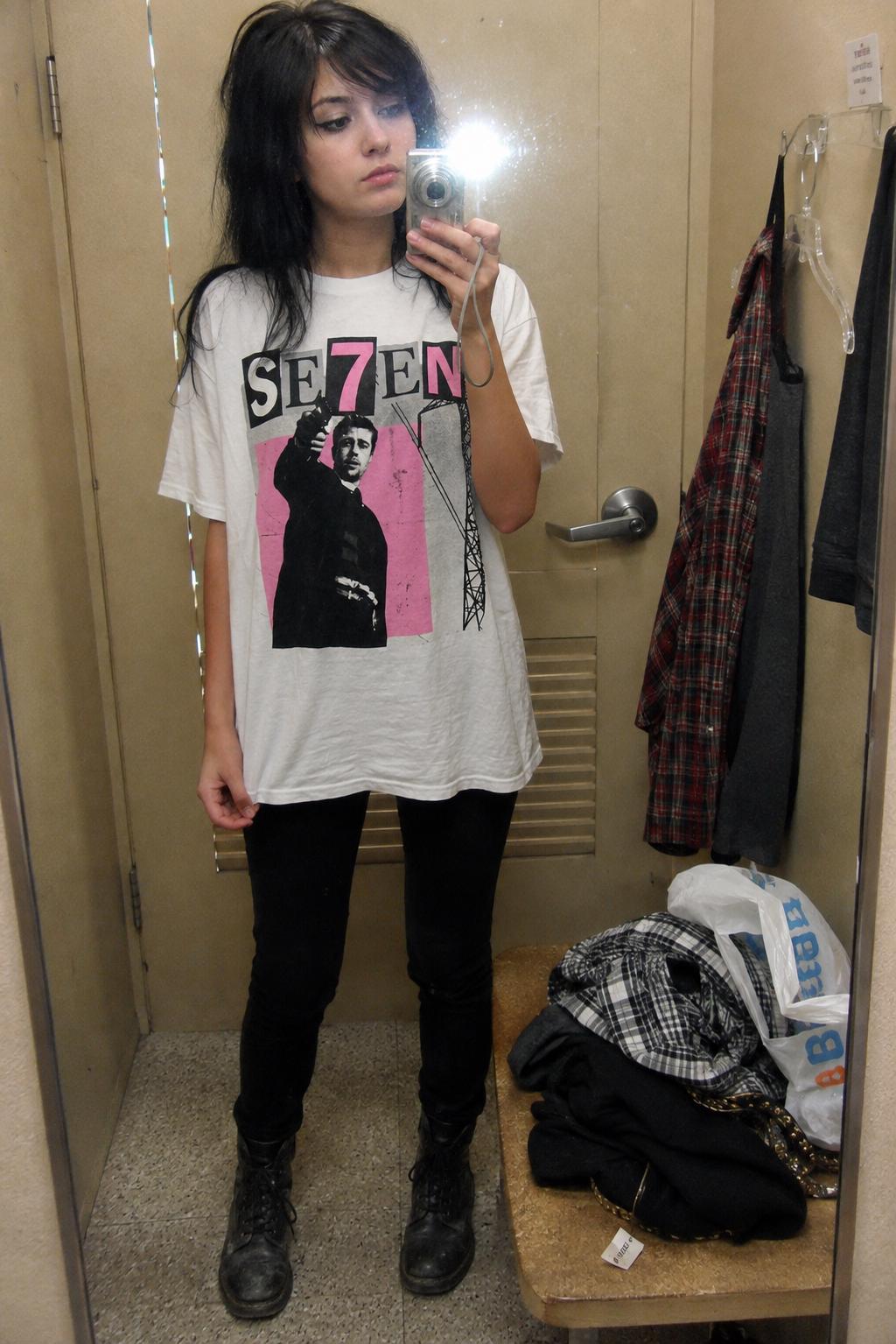 SE7EN Movie Poster Tee, Y2K Retro Pink Bootleg Cinephile T-Shirt